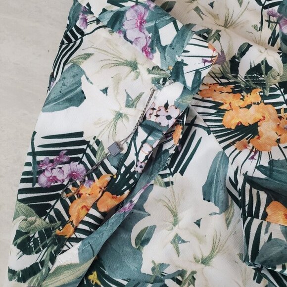 Carolina Belle Shorts Size 12 Floral Tropical Pleated Side Zip Flowy Lightweight - Picture 11 of 13